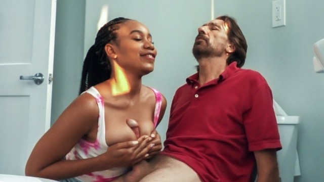 Brazzers Exxtra / Brazzers - Steve Holmes, Jenna Foxx Spy Gets Sneaky Ride / 9.11.2020