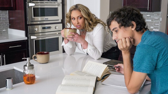 Lil Humpers / Realitykings - Eva Notty Busty Study Buddy / 14.1.2020