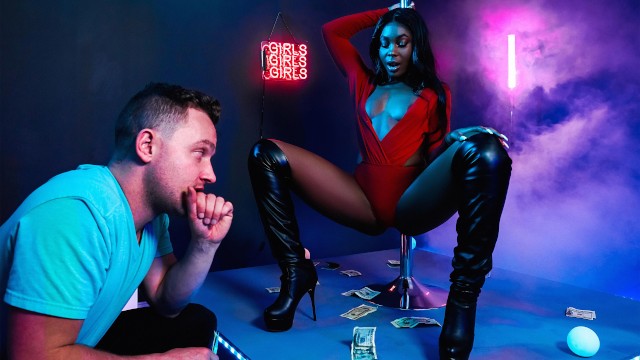 Round and Brown / Realitykings - Tori Montana The Private Room / 24.5.2019